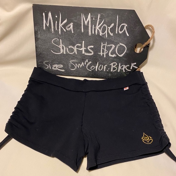 Mika Mikaela Short - Picture 6 of 6